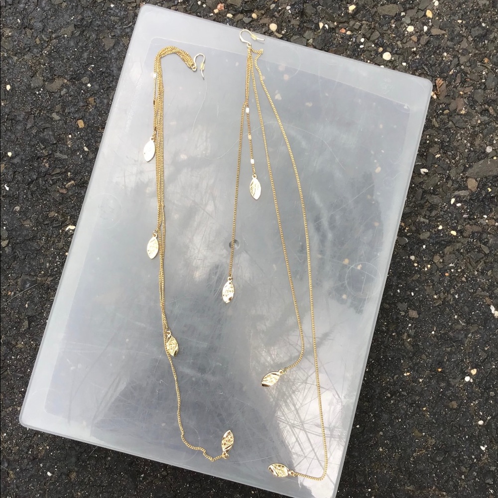 Long dangling gold earrings OS brand new